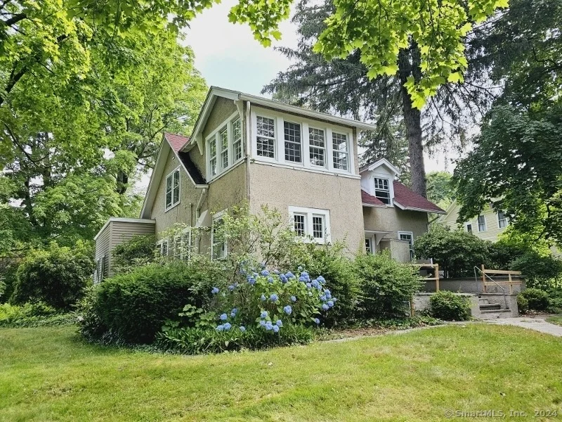 Photo of 151 Cornwall Avenue