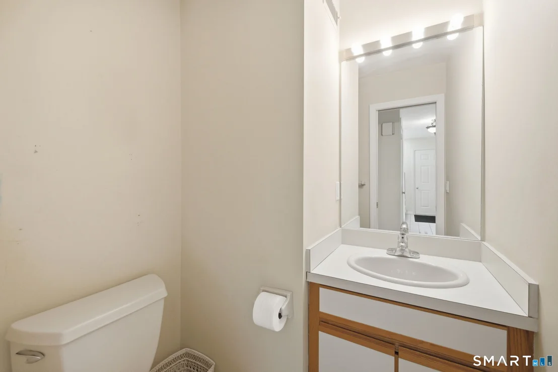 Photo of Unit B at 15 Thistle Way