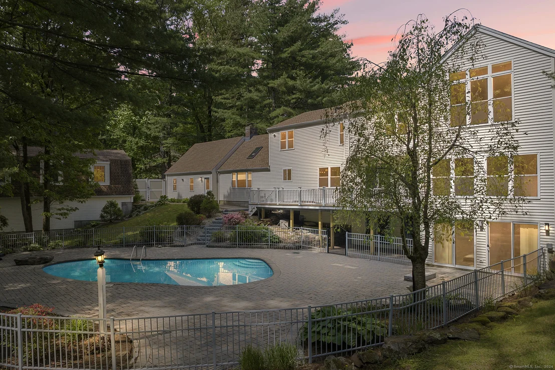 Photo of 16 Ariel Way