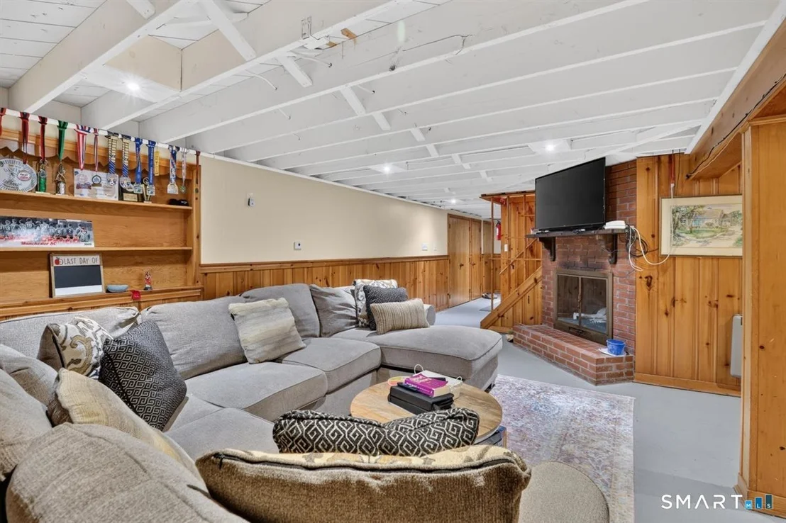Photo of 366 Hackmatack Street