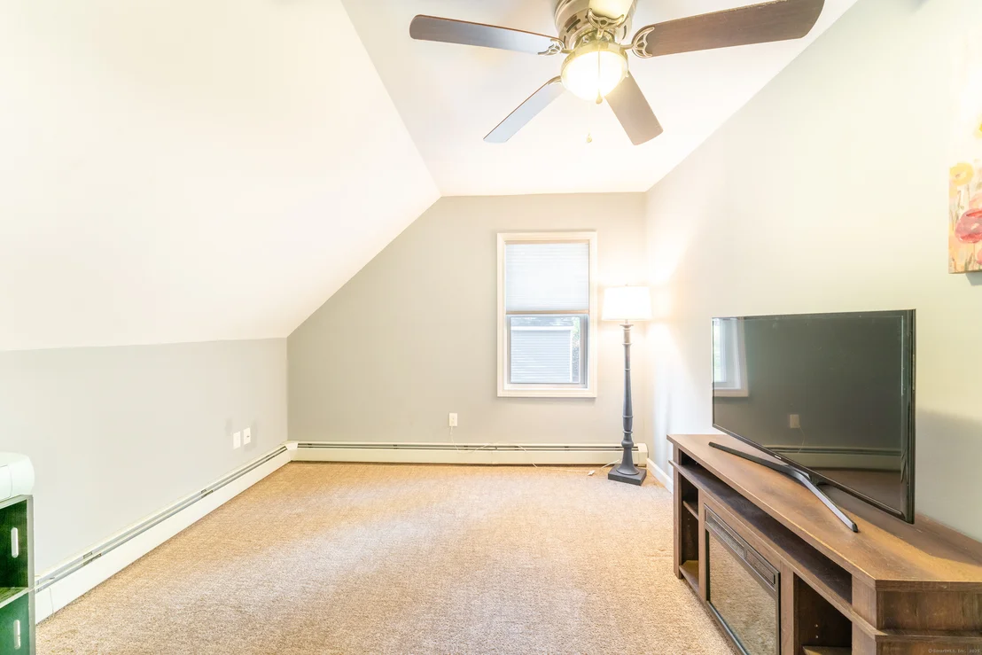 Photo of 280 River Road