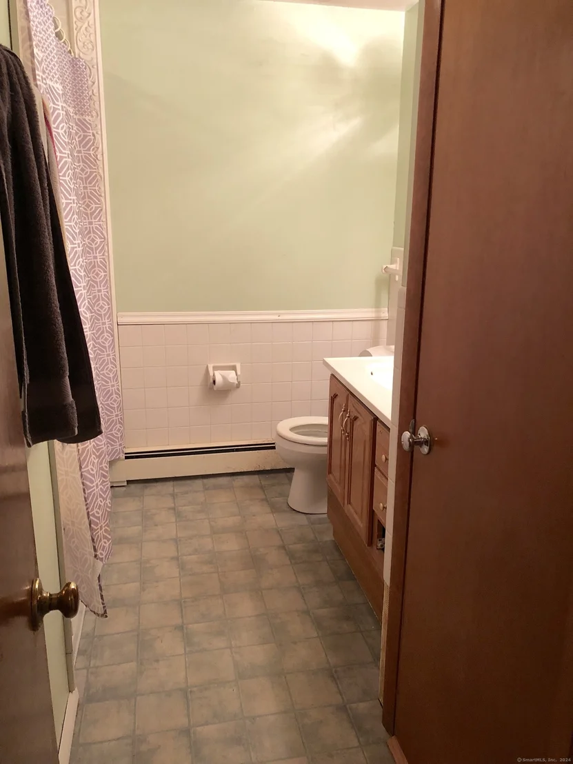 Photo of 77 Leslie Street