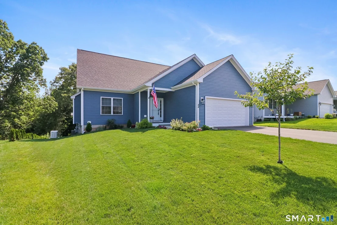 Photo of 44 River Road