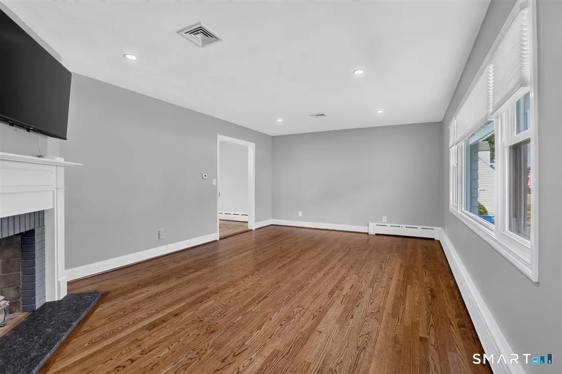 Photo of 366 Hackmatack Street