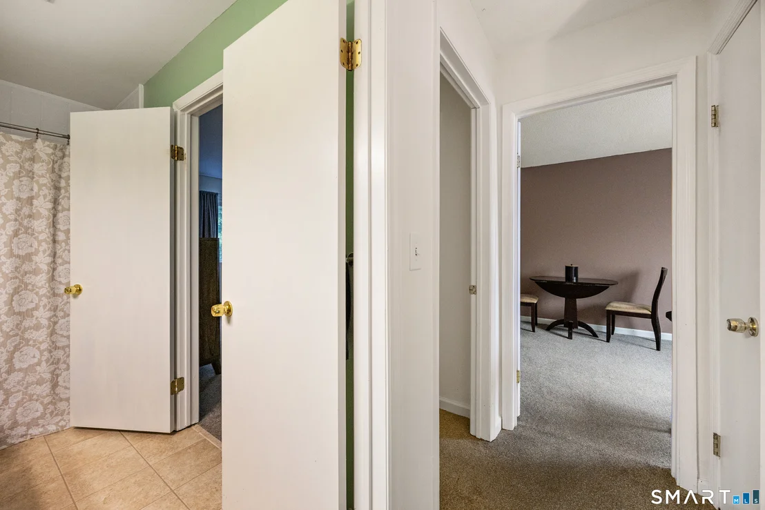 Photo of Unit 41D at 925 Oronoke Road