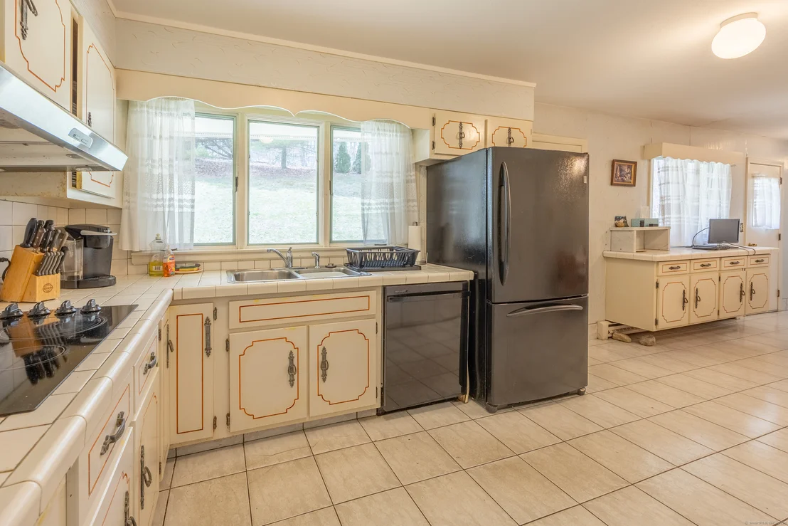 Photo of 276 Peacedale Street