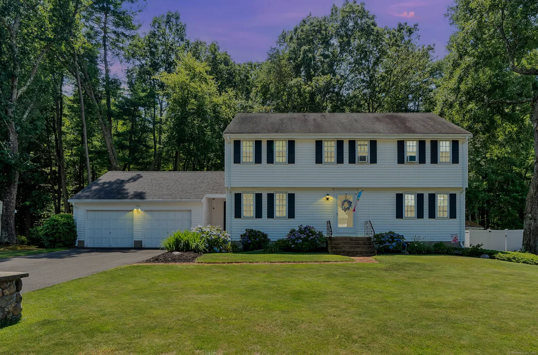 Photo of 302 Quarry Brook Drive