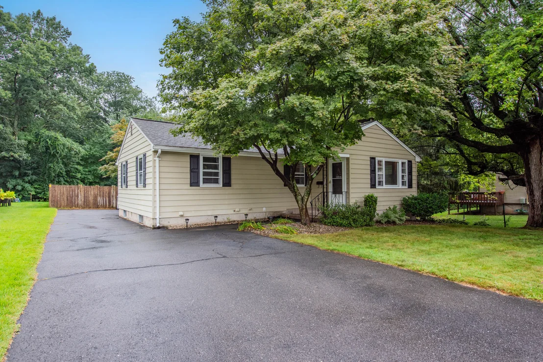 Photo of 1 Higgins Avenue