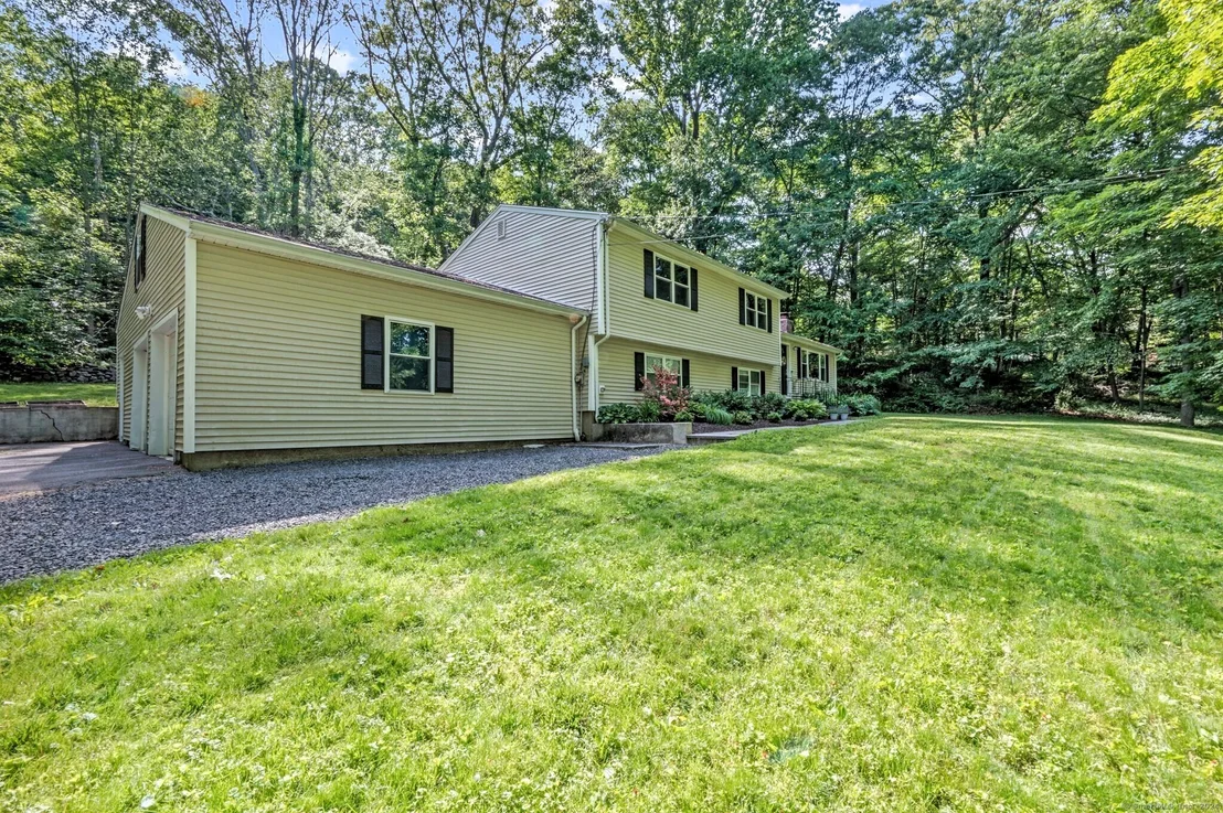 Photo of 160 Hattertown Road