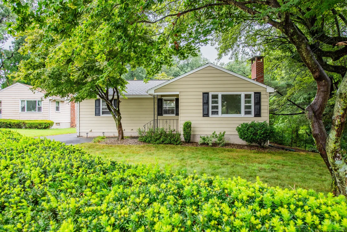 Photo of 1 Higgins Avenue