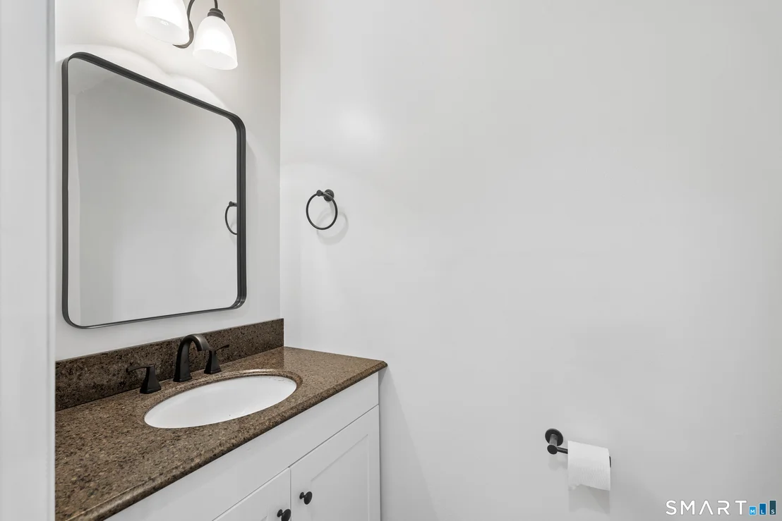 Photo of Unit 17 at 827 Oronoke Road