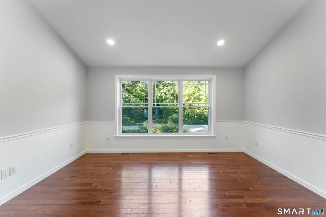 Photo of 874 Brook Road