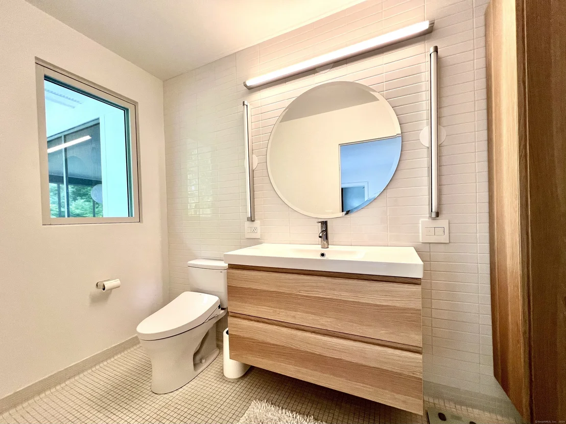 Photo of 160 Catalpa Road