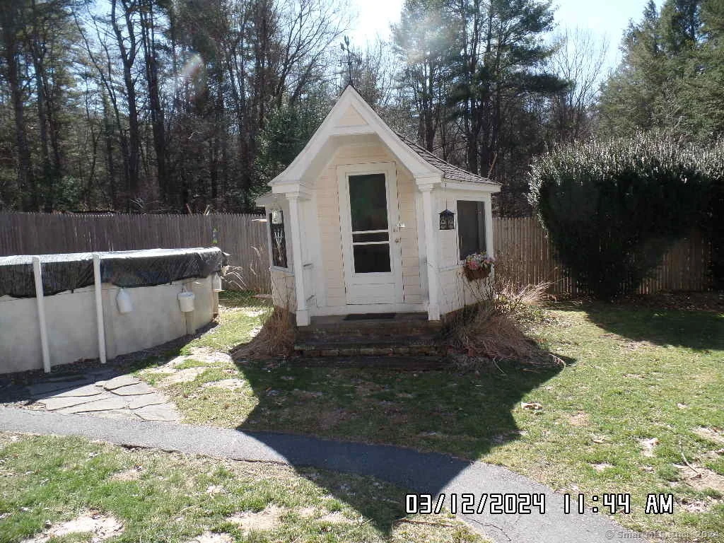 Photo of 595 Litchfield Road