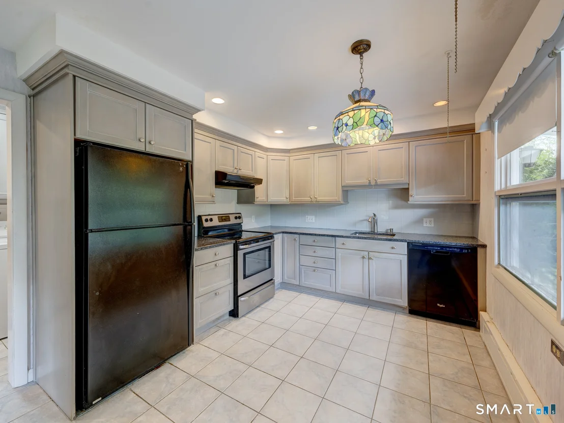 Photo of 284 Chestnut Hill Road