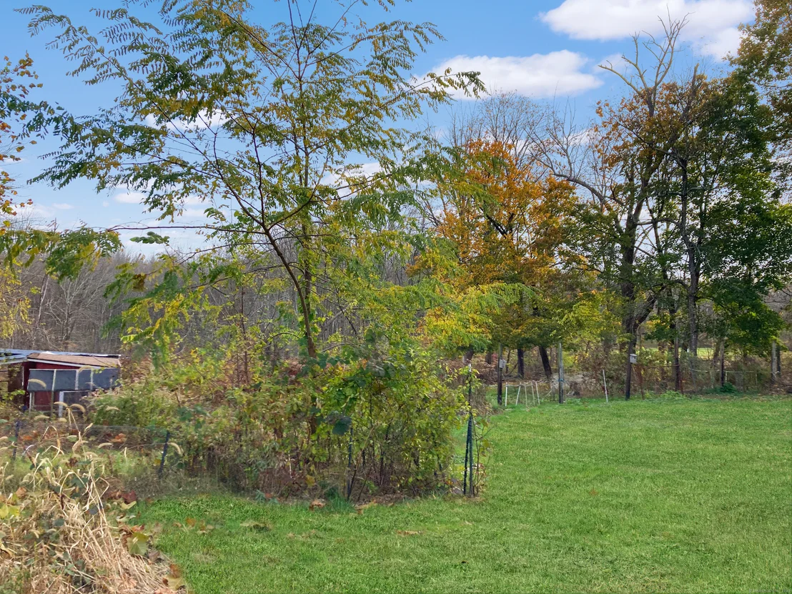 Photo of 908 Trumbull Highway