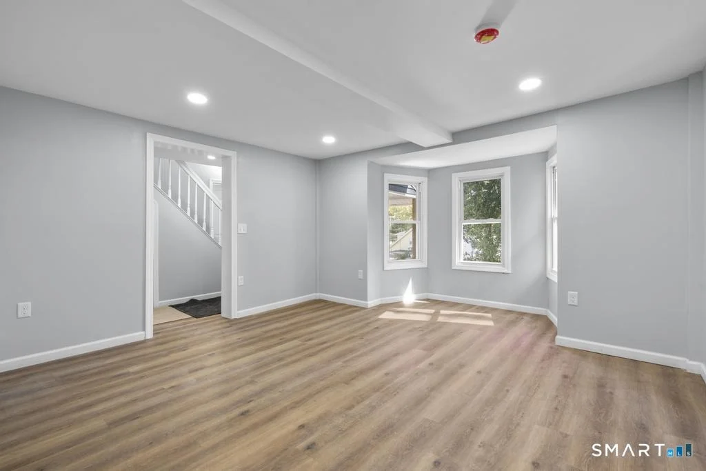 Photo of 6 Lee Avenue