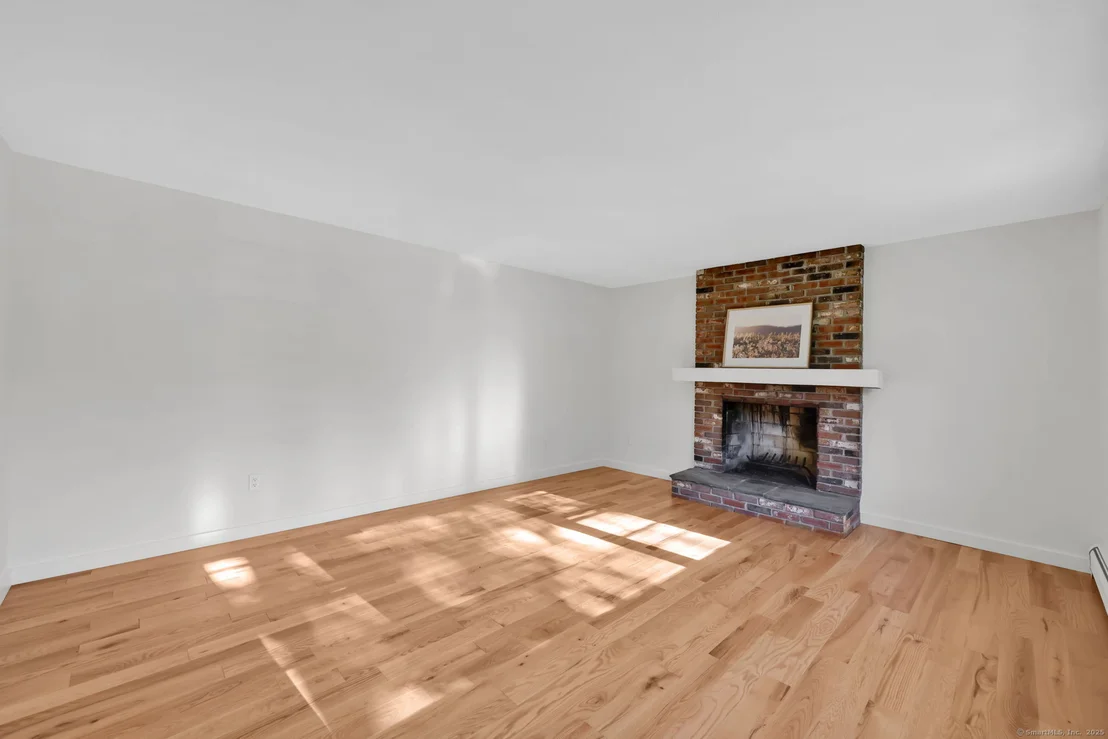 Photo of 527 Merrow Road