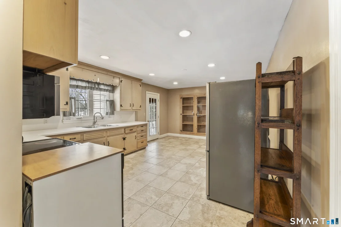 Photo of 6 Crestwood Drive