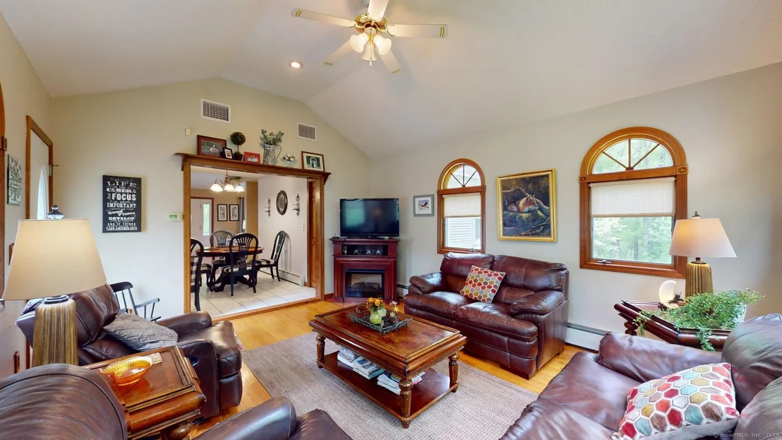 Photo of 305 Broad Brook Road