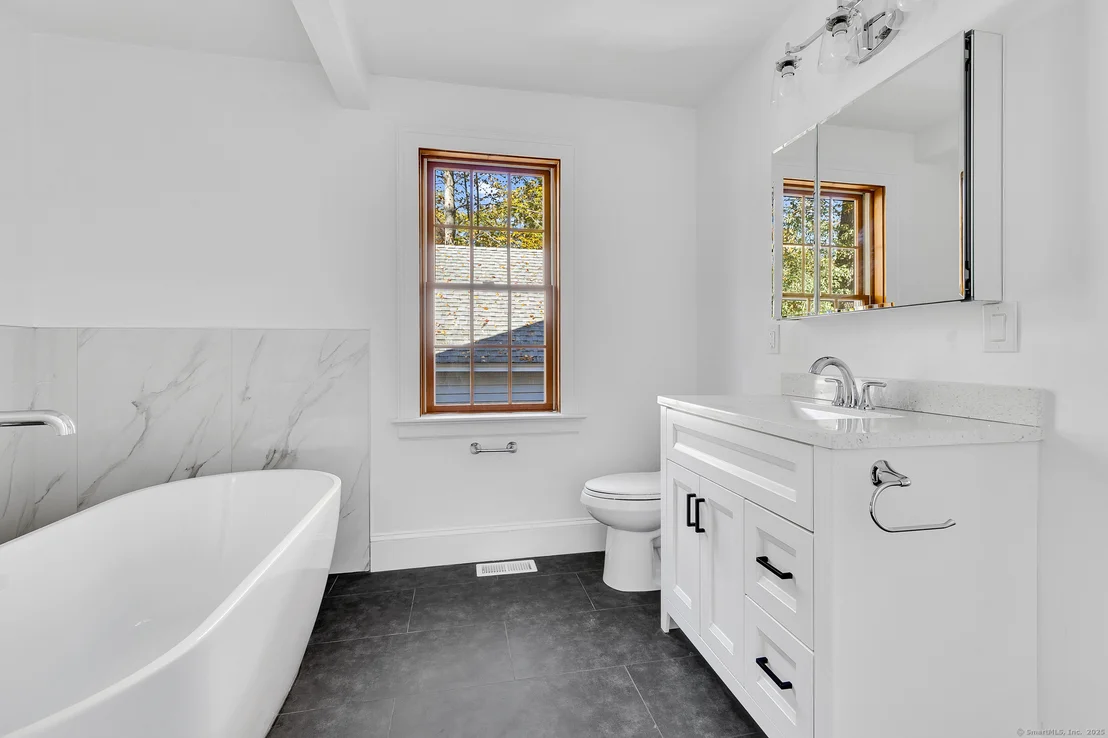 Photo of 31 Cedarhurst Lane
