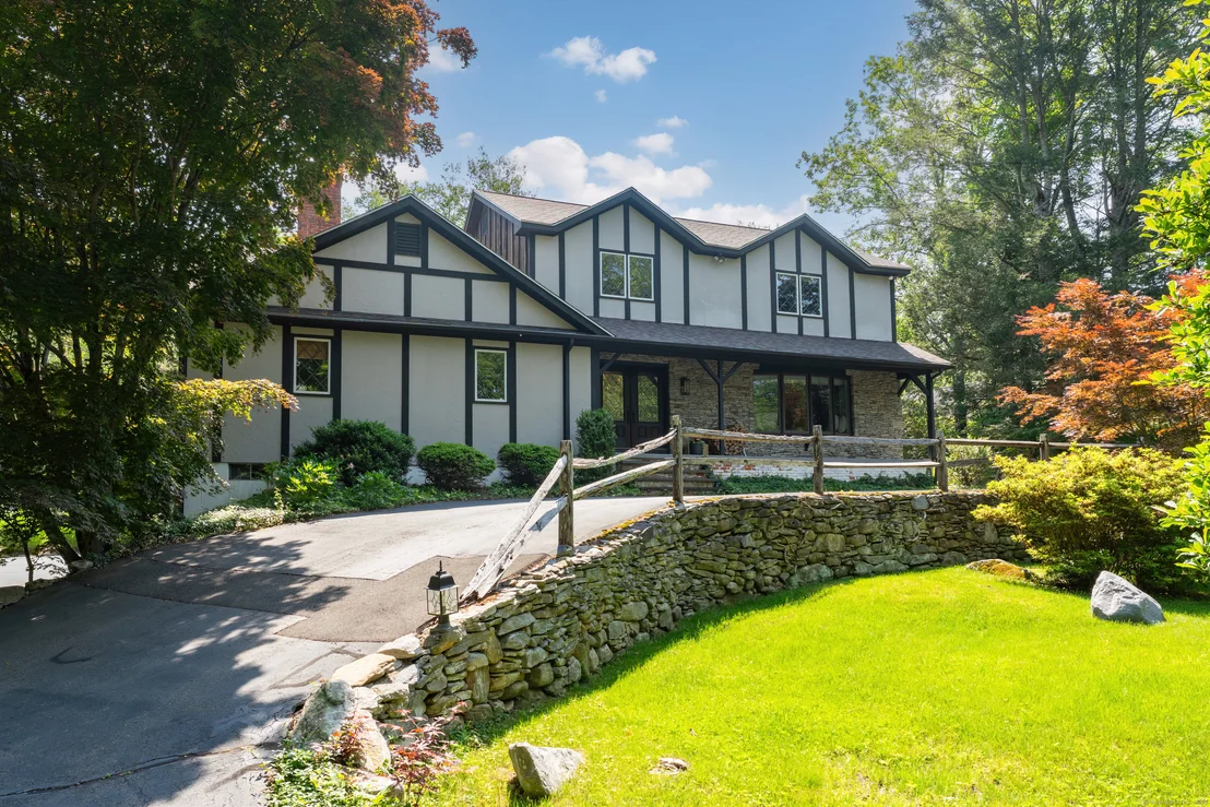 Photo of 128 Concord Drive