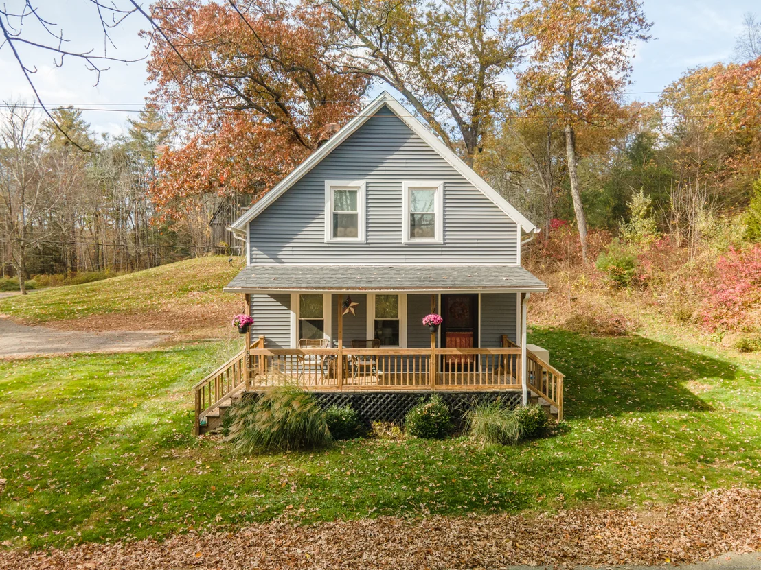 Photo of 280 River Road