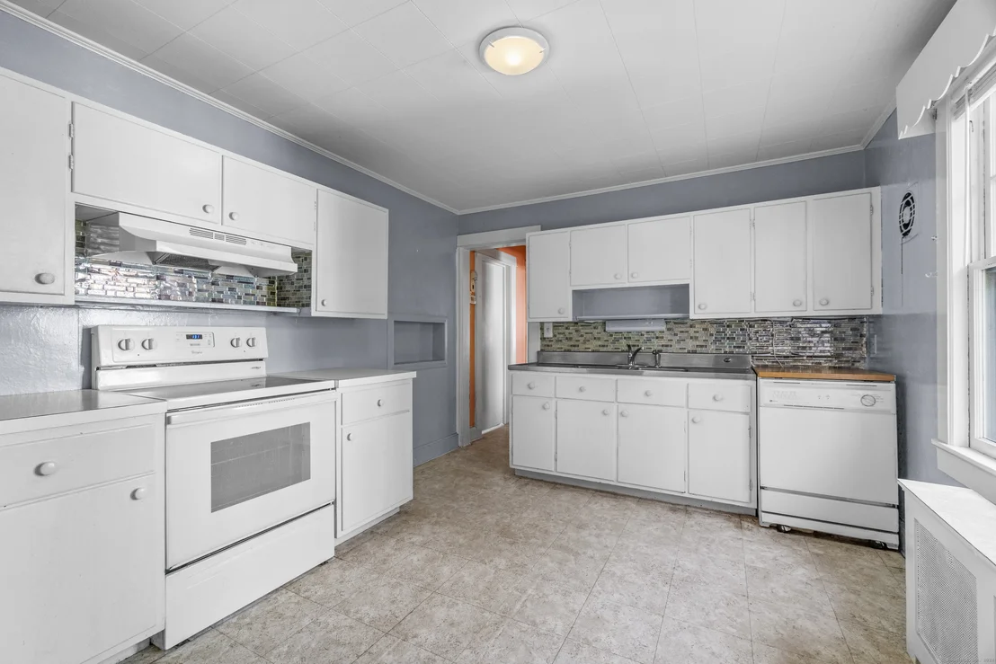 Photo of 143 Highview Avenue