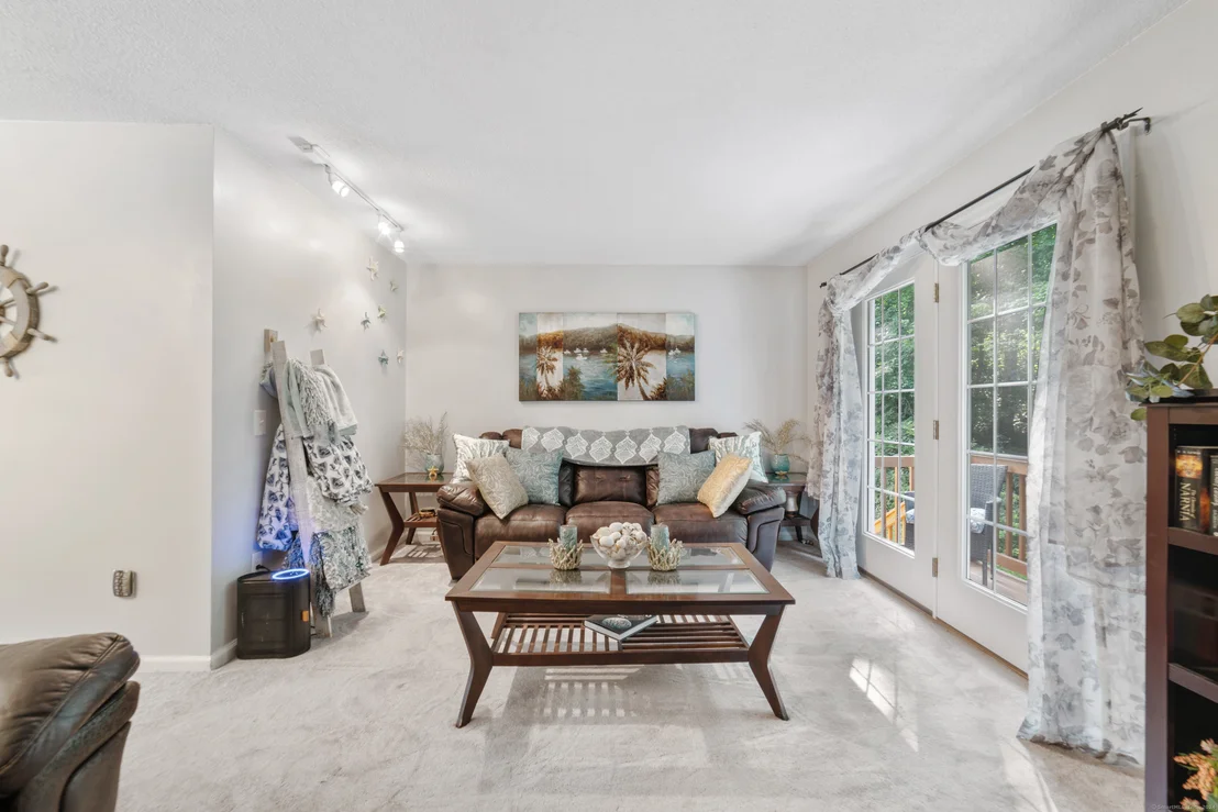 Photo of Unit APT68 at 19 Taft Point