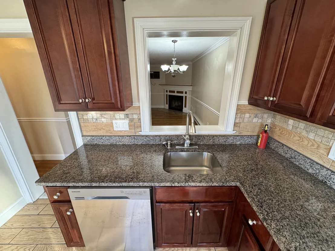 Photo of Unit APT3 at 10 Taft Point