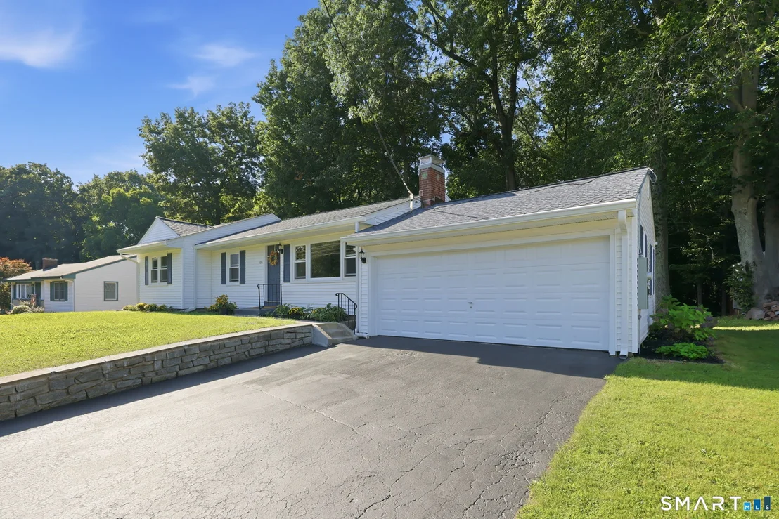 Photo of 156 Robin Hill Road