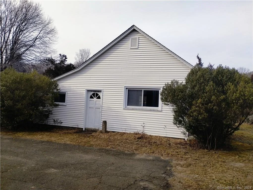 Photo of 448 Shore Road
