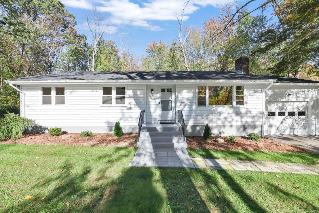 Photo of 527 Merrow Road