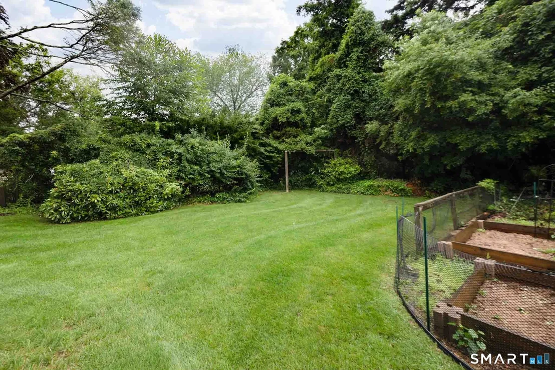 Photo of 140 Round Hill Road