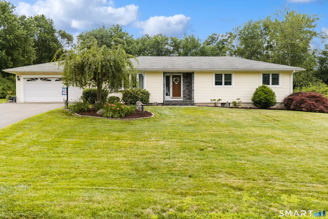 Photo of 8 Lindsley Drive