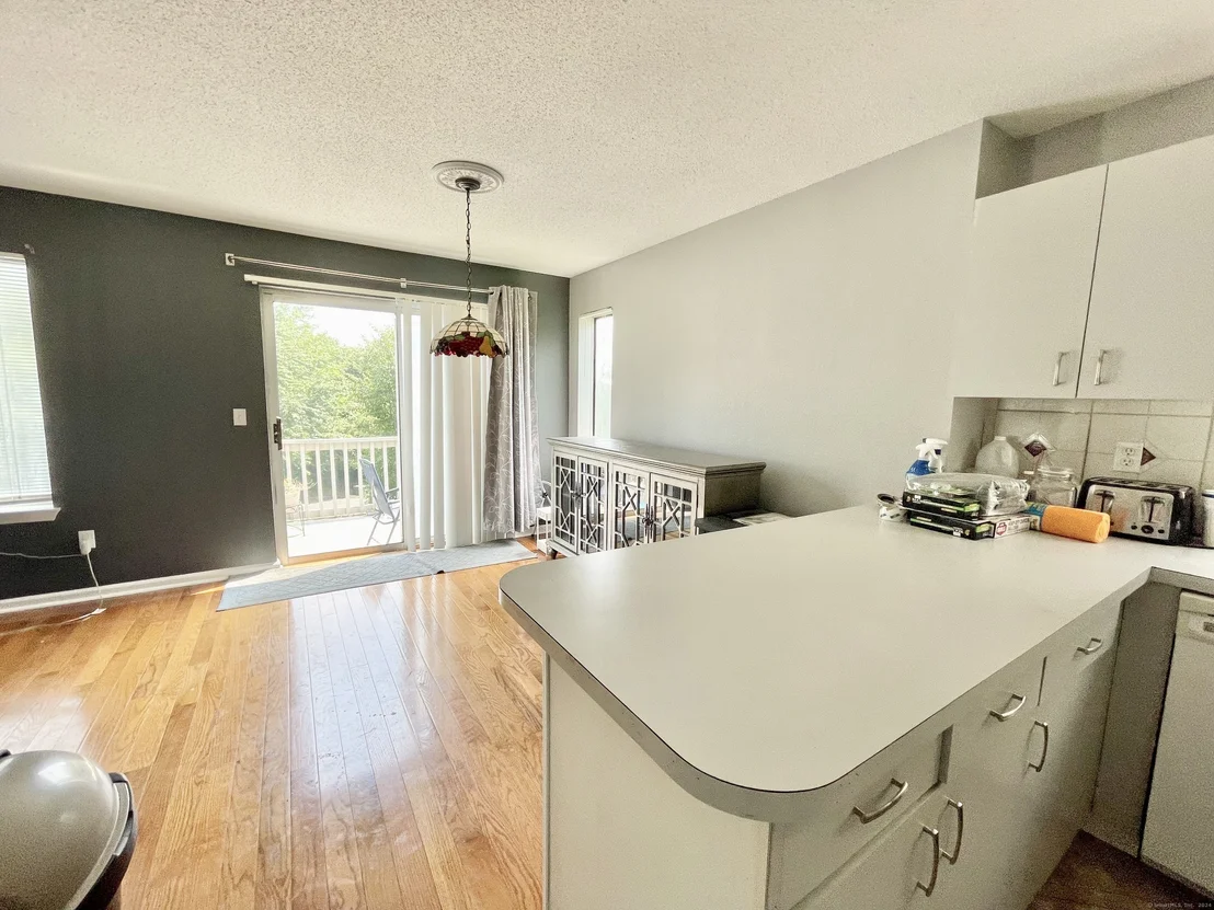 Photo of Unit 24A at 925 Oronoke Road