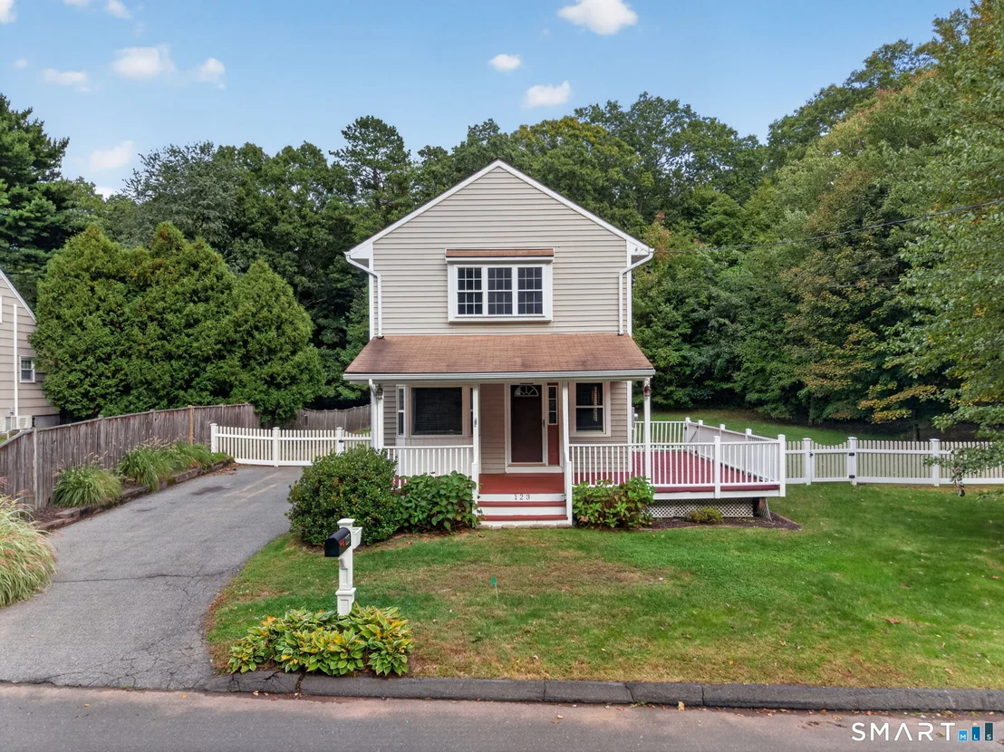 Photo of 123 Field Road
