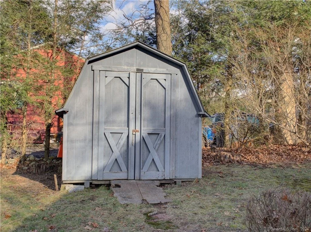 Photo of 183 Holbrook Avenue