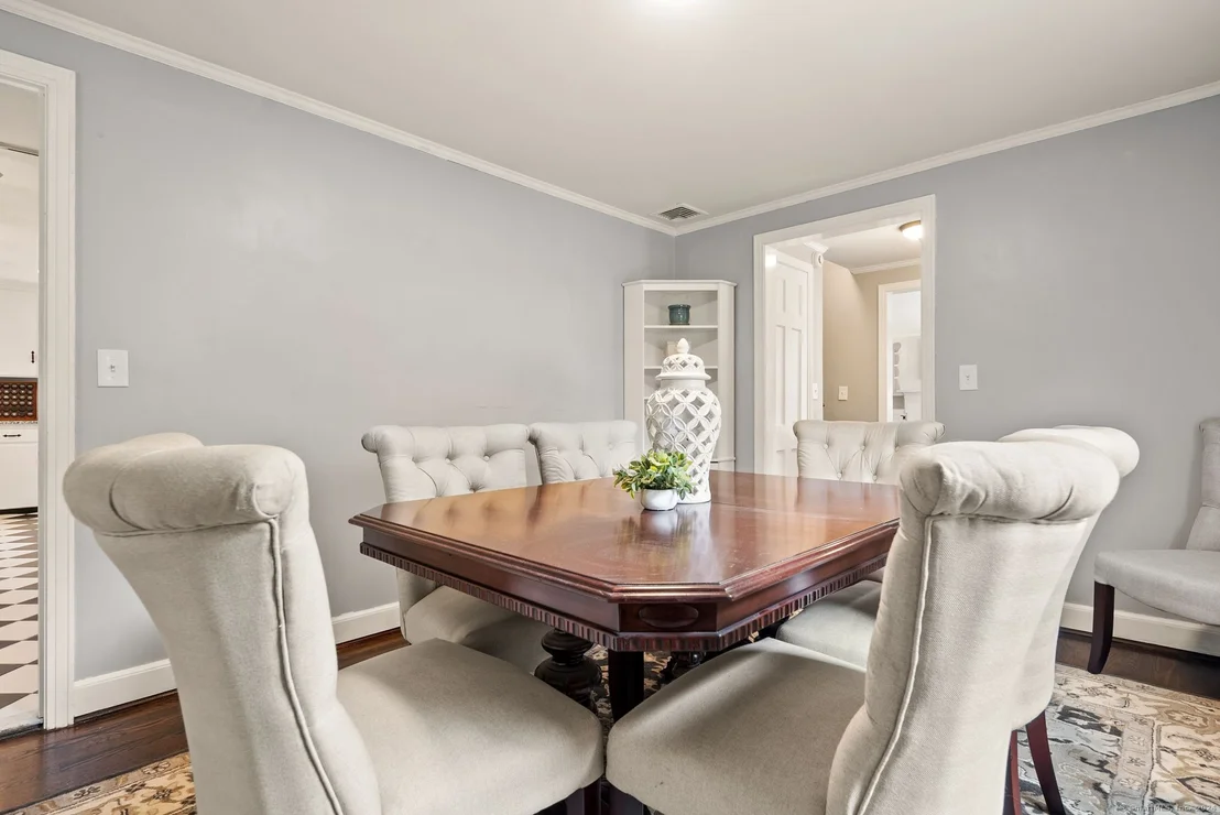 Photo of 297 Pinehurst Road