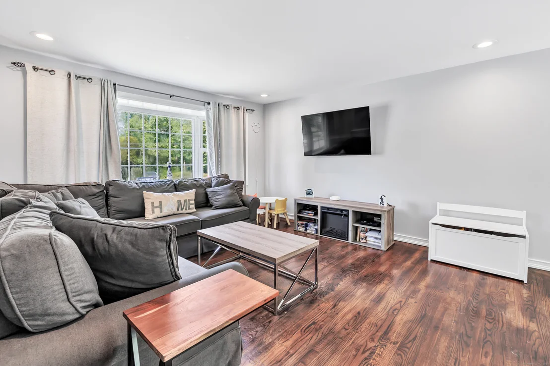 Photo of 16 Glen Circle