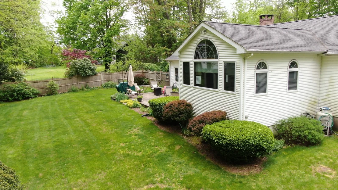 Photo of 305 Broad Brook Road