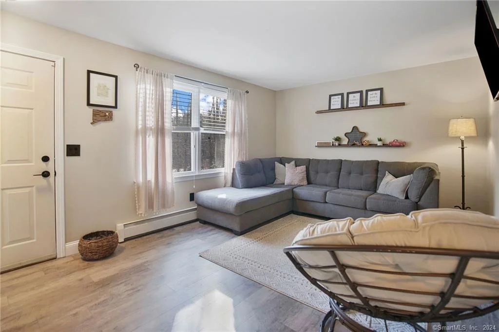 Photo of 986 Merrow Road