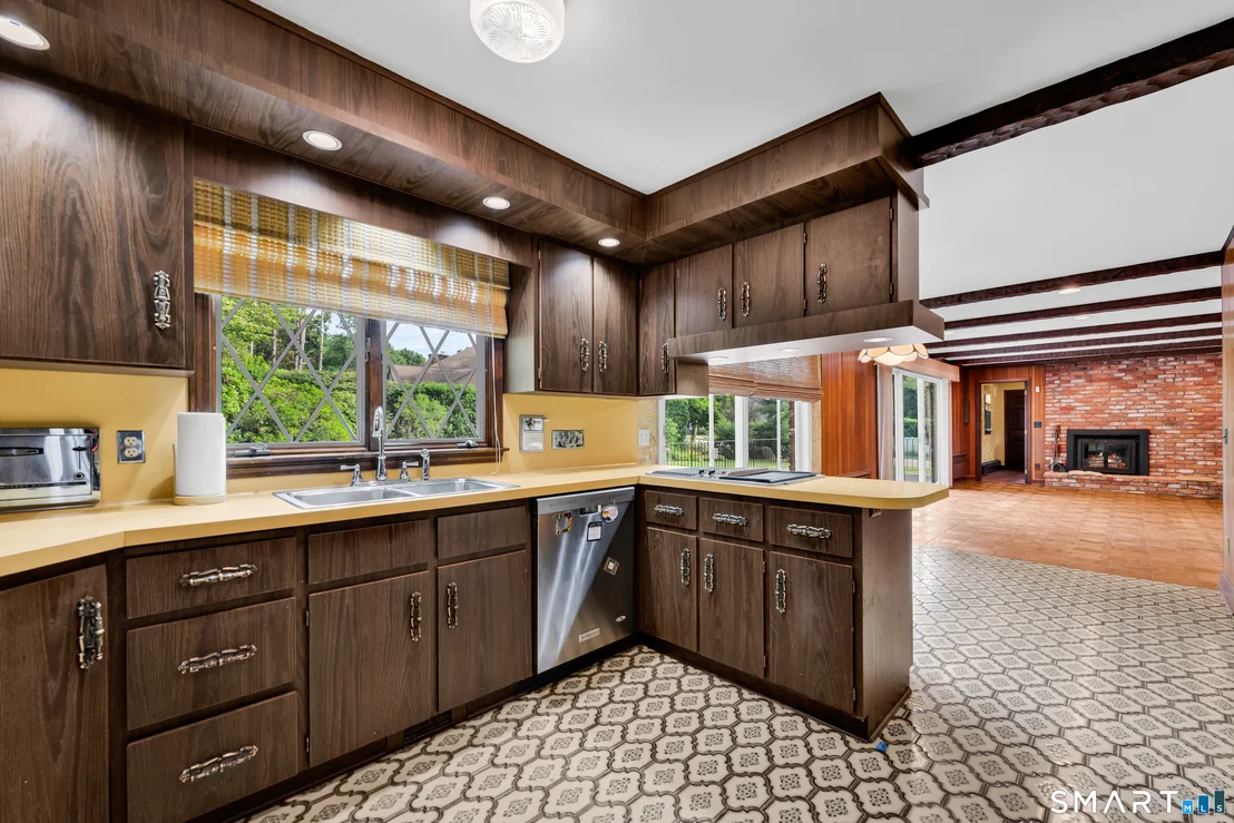 Photo of 232 Maybrook Road