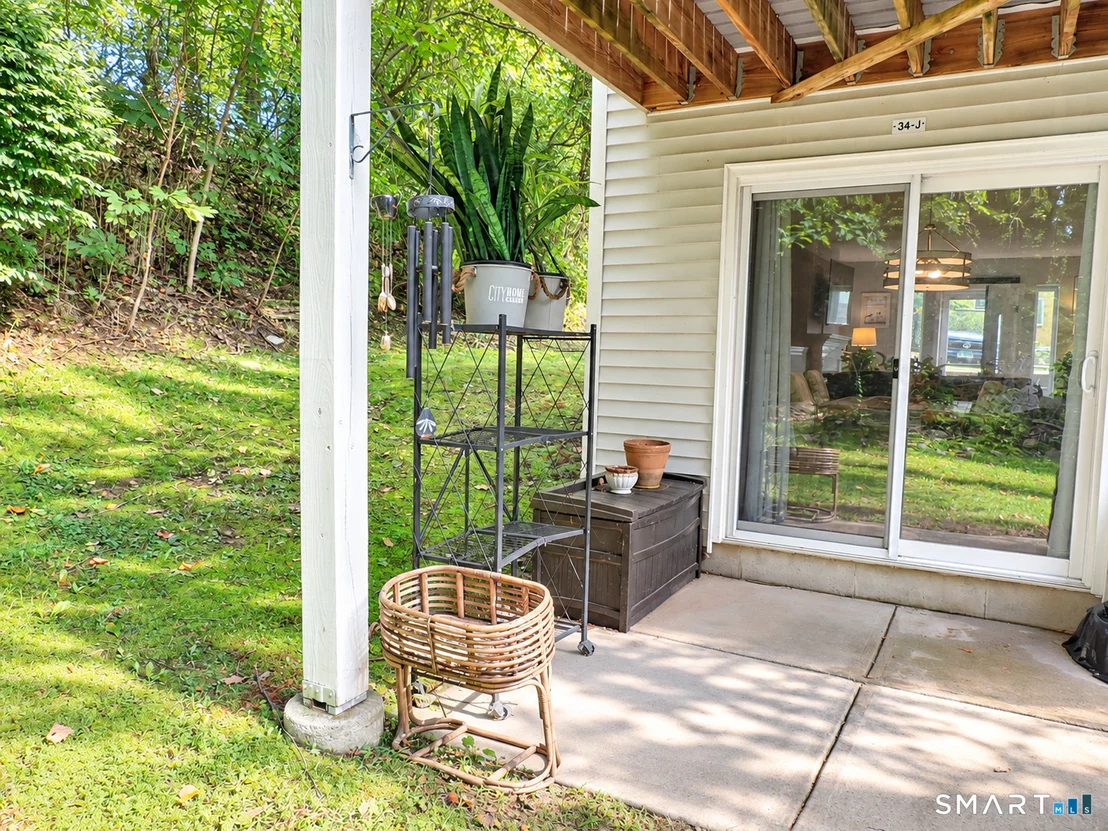 Photo of Unit 34J at 925 Oronoke Road