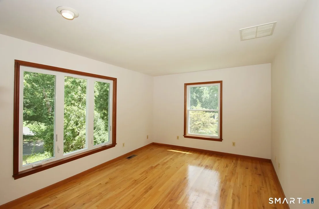 Photo of 328 Saybrook Road