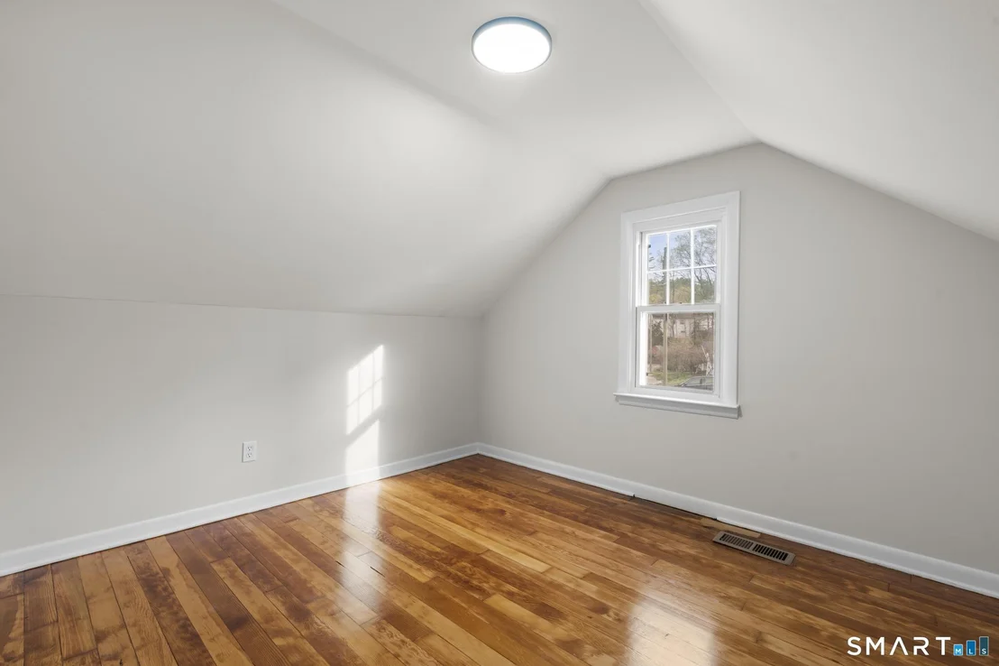 Photo of 21 Russ Road