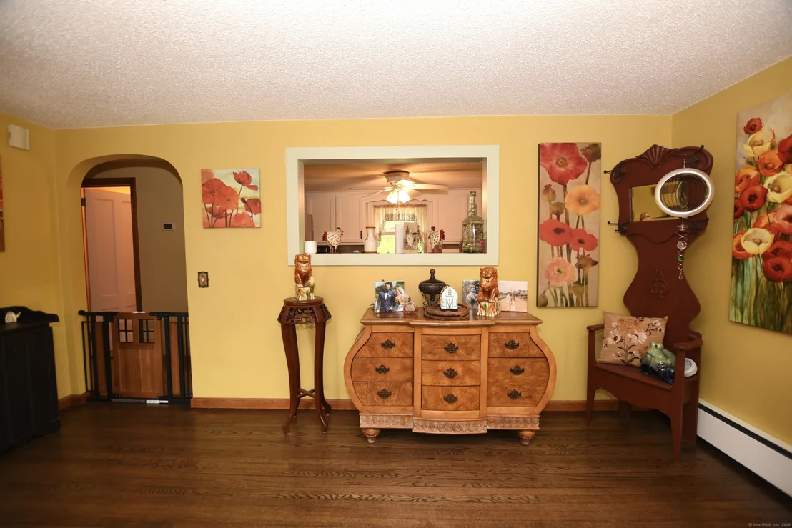 Photo of 136 Glendale Avenue