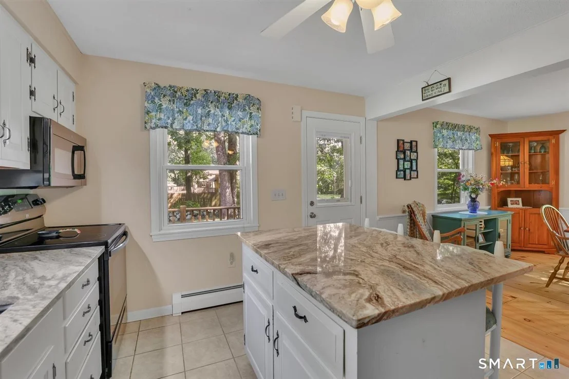 Photo of 328 Bulkeley Hill Road