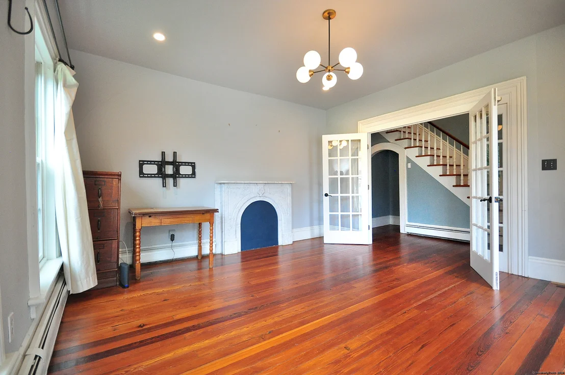 Photo of 19 Maple Avenue