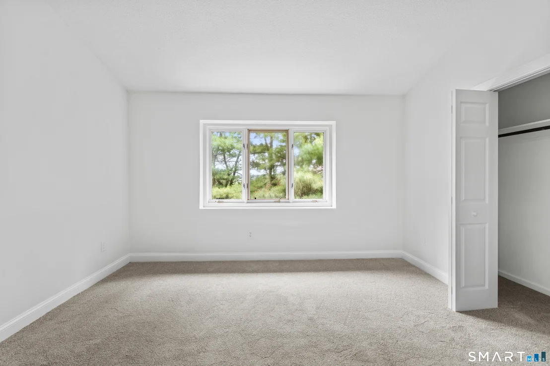Photo of Unit 17 at 827 Oronoke Road
